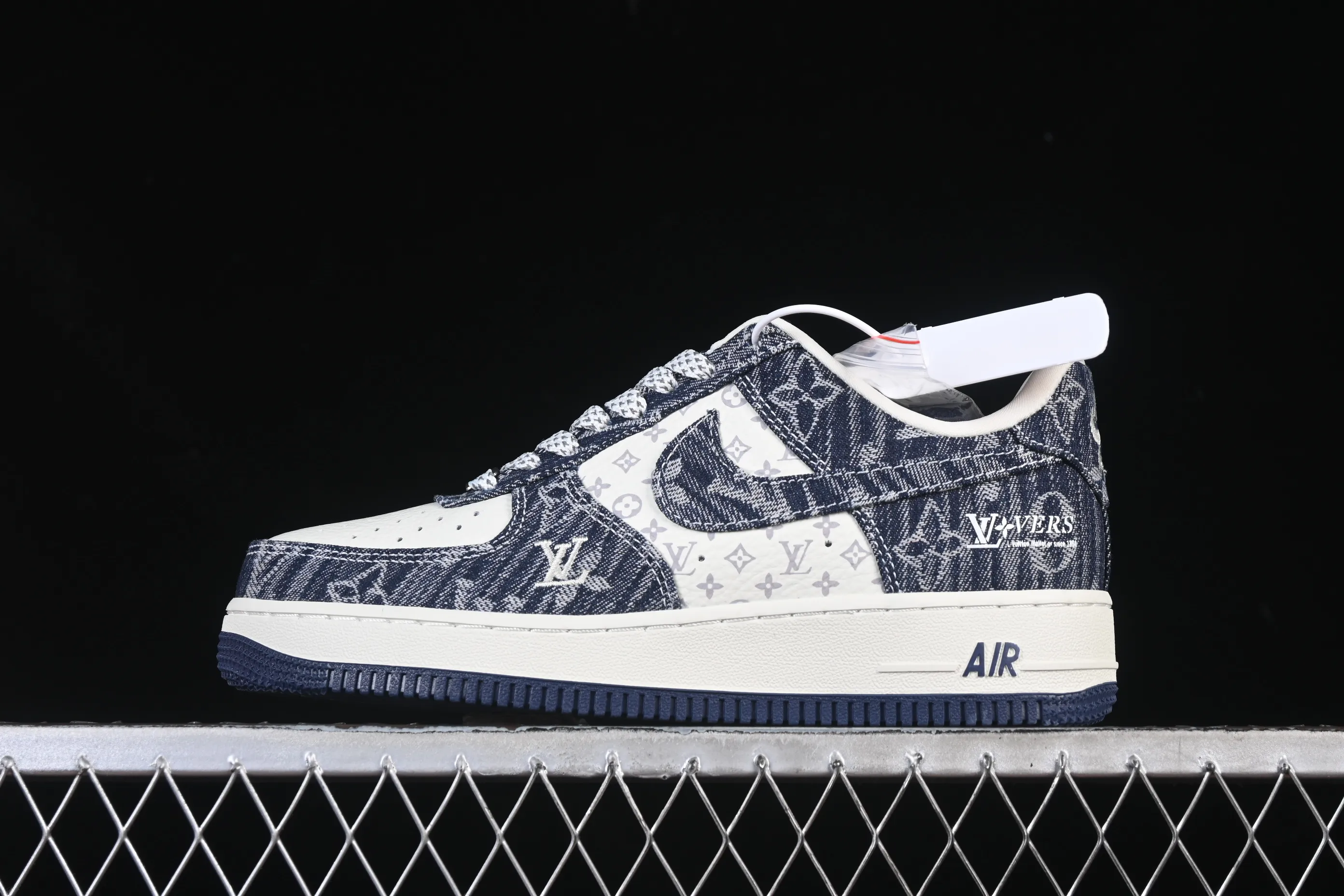 All categories Nk Air Force 1 Air Force series Nk Air Force 1 Low Air Force low-top Nike Air Force 1'07 Low LV joint white and blue Air Force 1 low-top casual sneakers YF9511-812